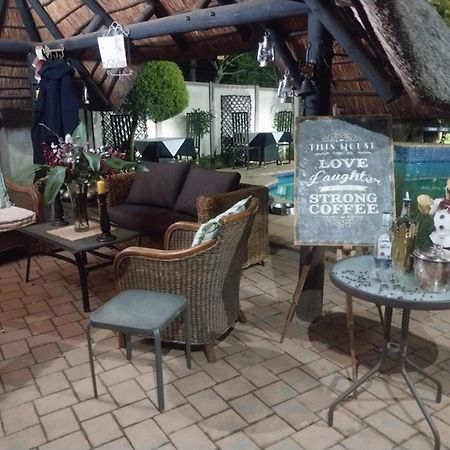 The Giraffe Room At Frederick'S Place Pretoria-Noord Exterior foto